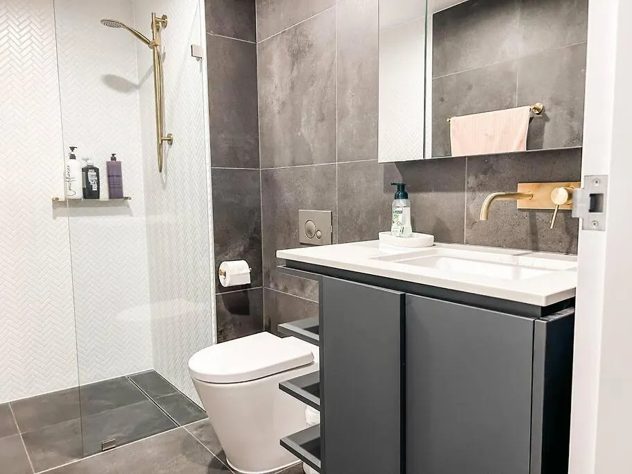 Metropol - Cbd Pool Sleeps 7 Apartment Canberra Australia